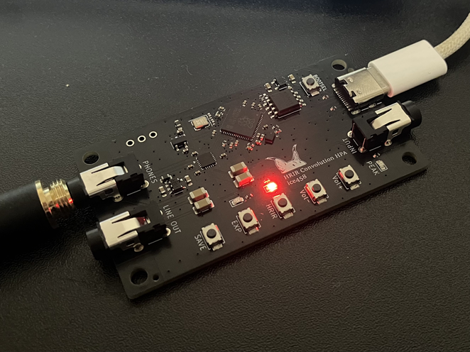 HRTFヘッドホンアンプの外観