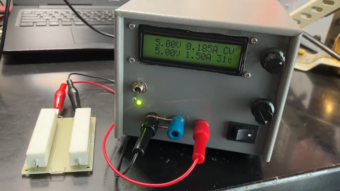 製作したCVCC電源の外観